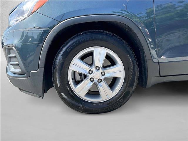 Used 2021 Chevrolet Trax LT w/ Driver Confidence Package FWD image 10