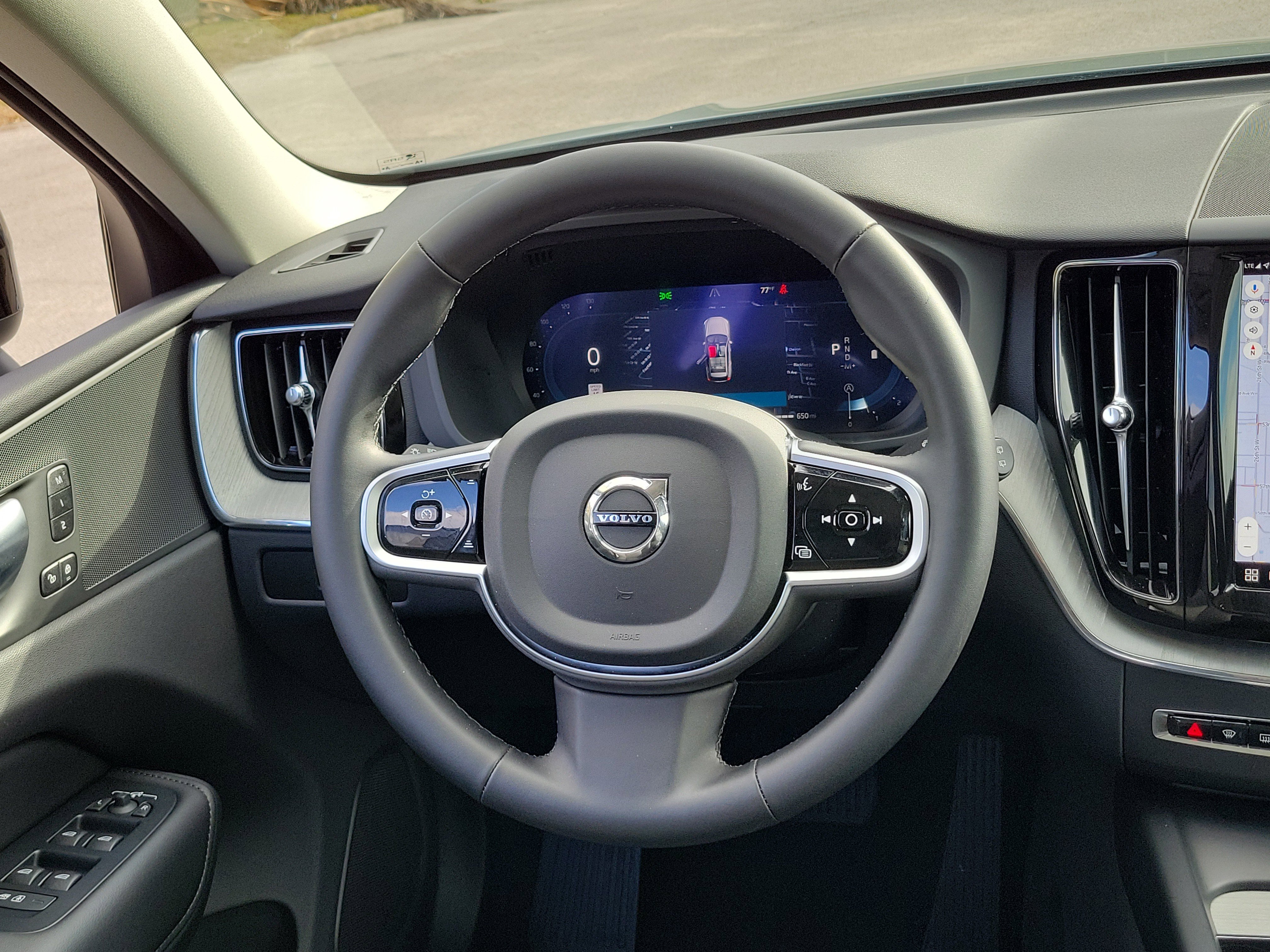 Used 2025 Volvo XC60 B5 Plus image 16