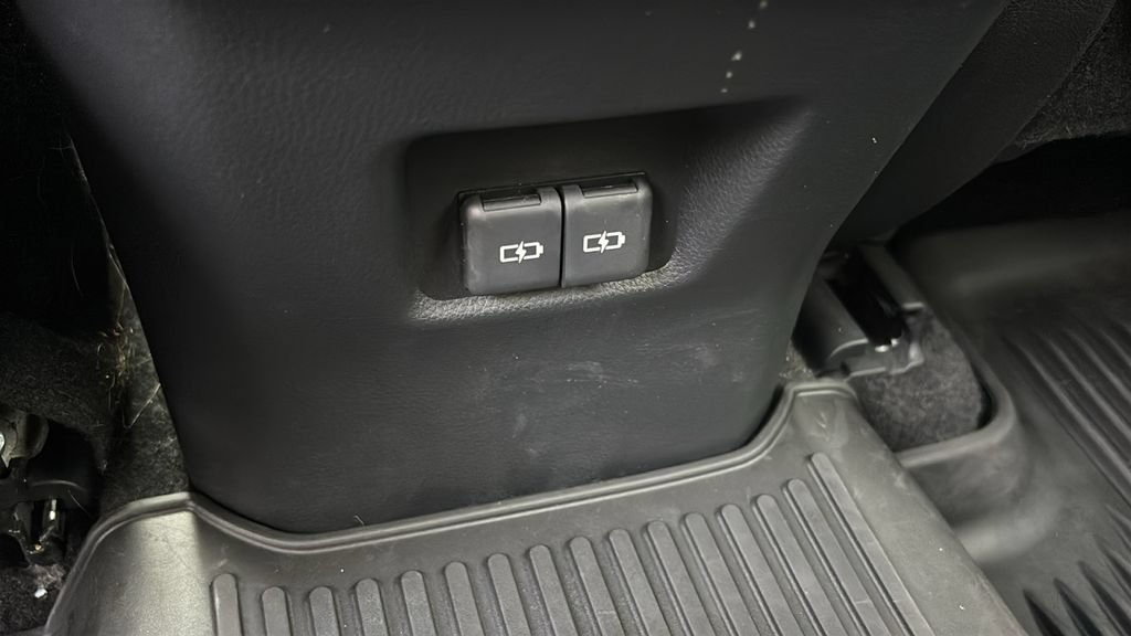 Used 2023 Toyota RAV4 XSE w/ XSE Grade Weather Package AWD/4WD image 10