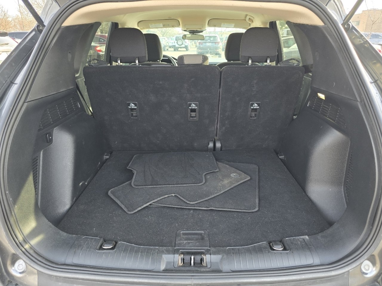 Used 2020 Ford Escape SE image 10