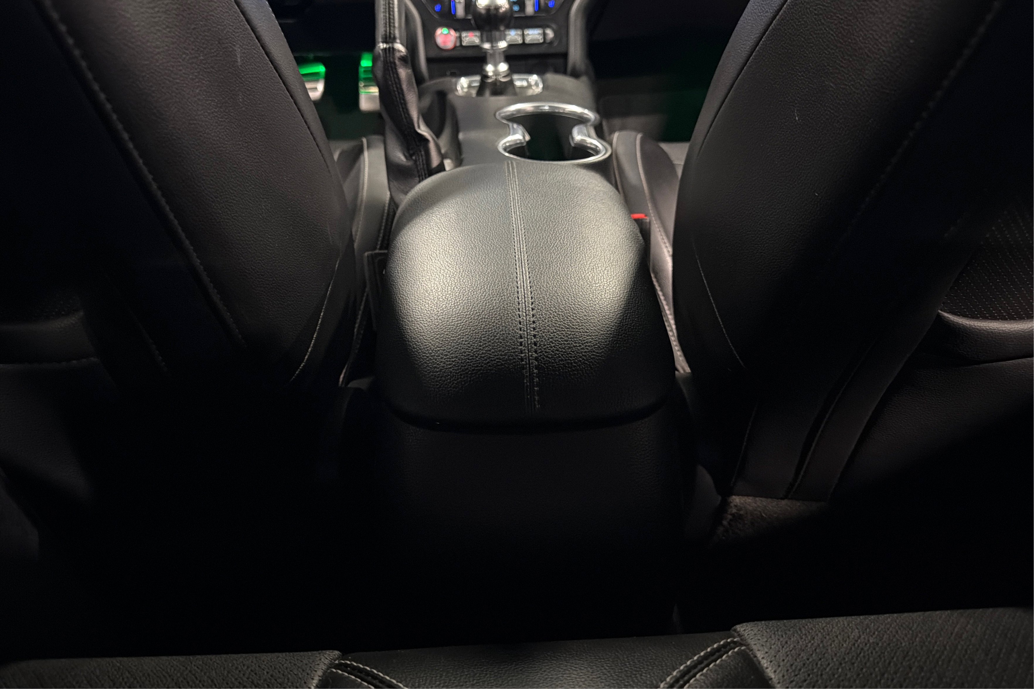 Used 2019 Ford Mustang Premium RWD image 34