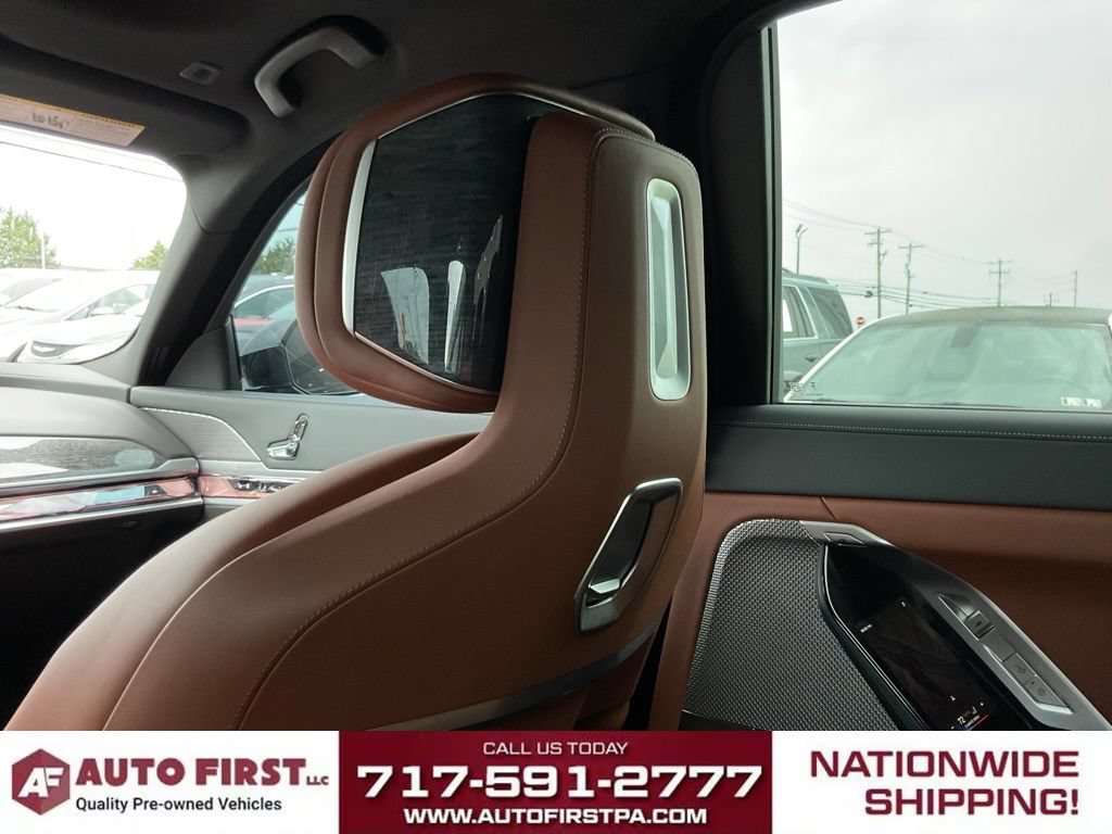 Used 2023 BMW 760i xDrive w/ Executive Package AWD/4WD image 9