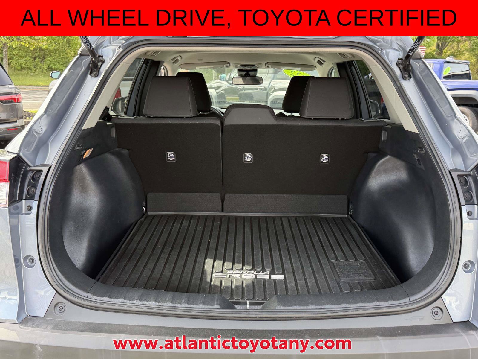 Certified 2022 Toyota Corolla Cross LE AWD/4WD image 10