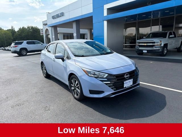 Used 2025 Nissan Versa SV w/ Trunk Package FWD image 2