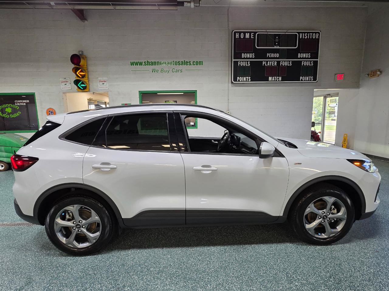 Used 2025 Ford Escape ST-Line Select w/ Tech Pack #1 AWD/4WD image 5