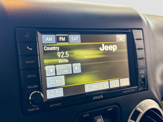 Used 2016 Jeep Wrangler Unlimited Rubicon AWD/4WD image 13