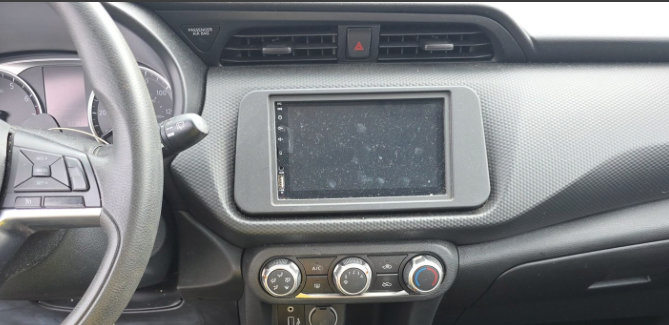 Used 2021 Nissan Kicks S FWD image 9