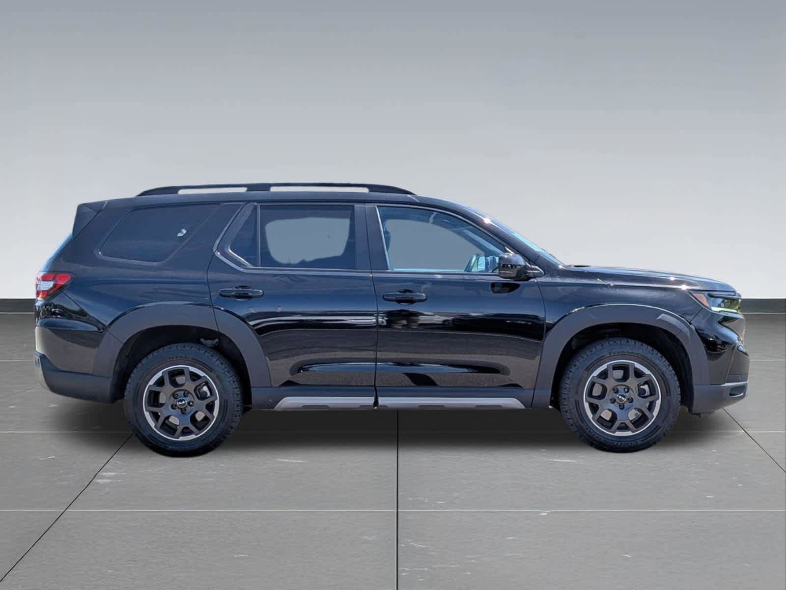 Certified 2024 Honda Pilot TrailSport image 6
