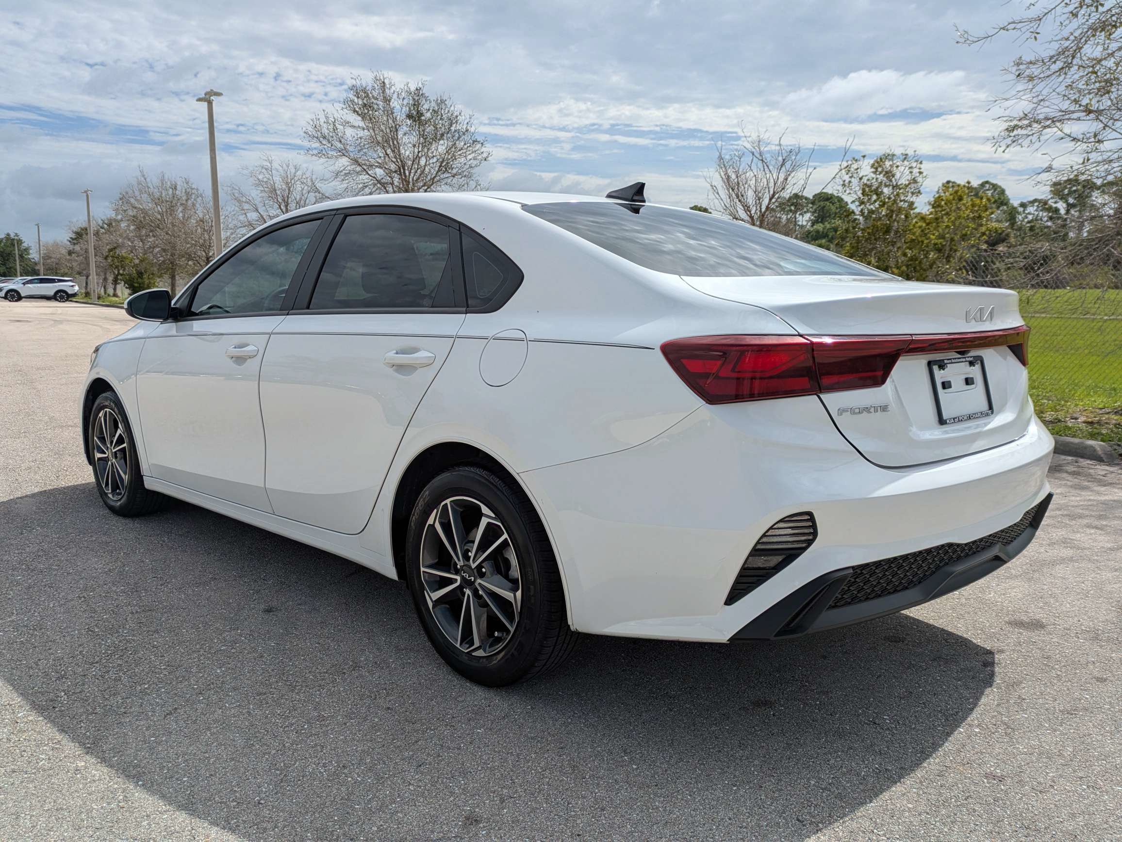 Certified 2022 Kia Forte LXS FWD image 7