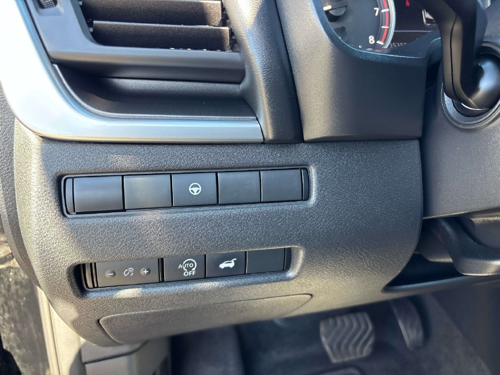 Used 2023 Nissan Rogue SV w/ SV Premium B Package AWD/4WD image 19
