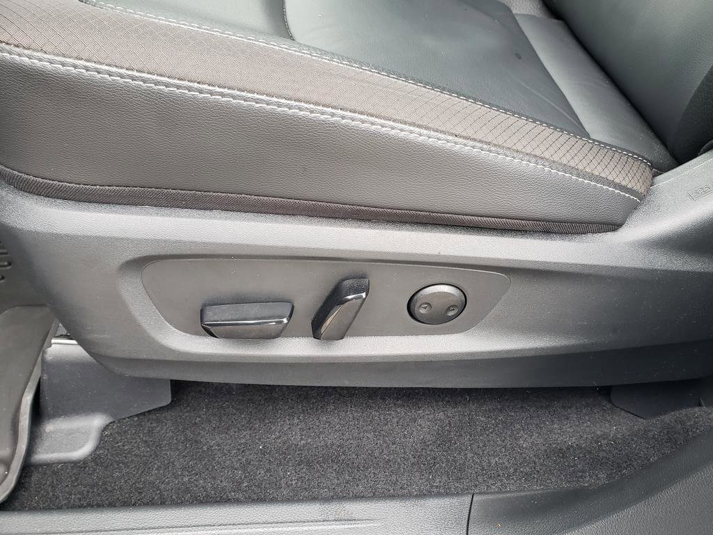 Certified 2025 Nissan Pathfinder SL w/ SL Premium Package image 29