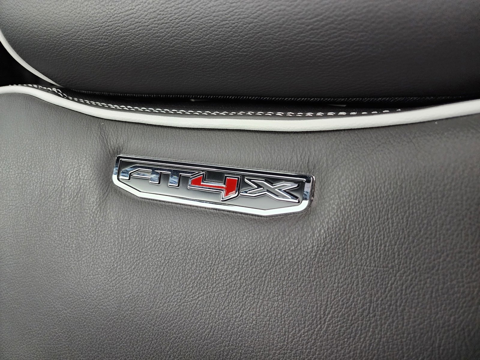 Used 2024 GMC Sierra 1500 AT4X image 52