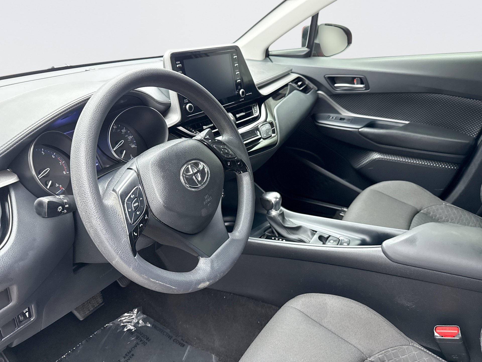 Used 2020 Toyota C-HR LE FWD image 10