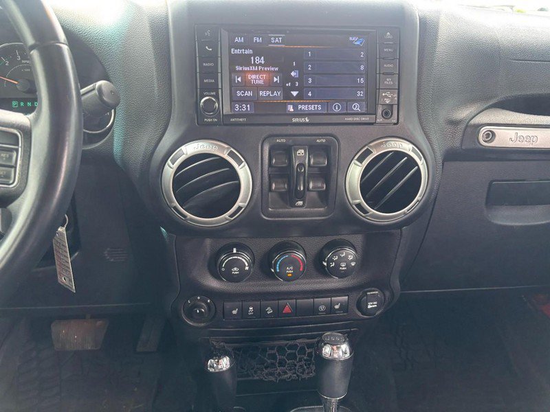 Used 2018 Jeep Wrangler Unlimited Sahara w/ Connectivity Group AWD/4WD image 15