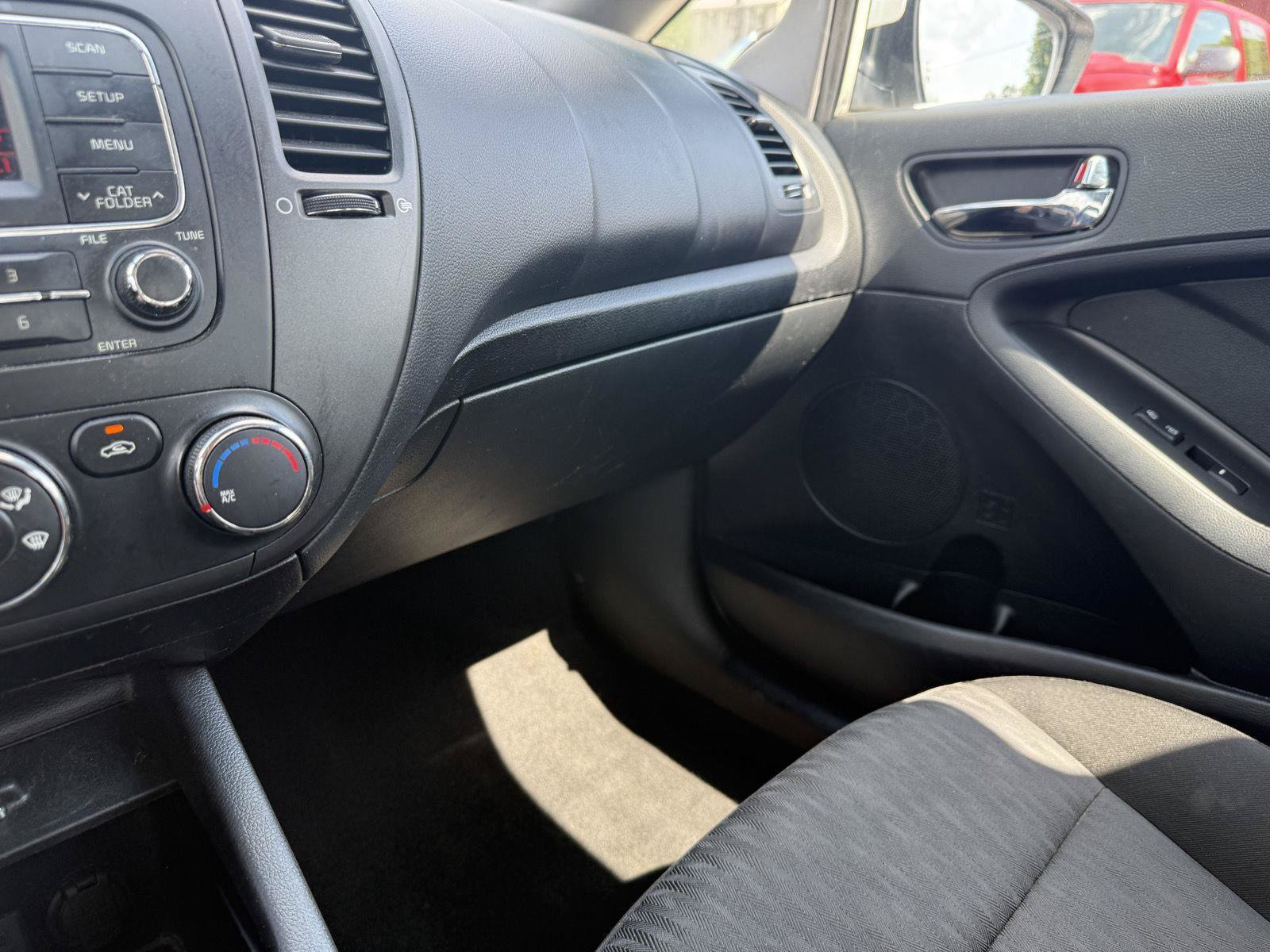Used 2016 Kia Forte LX FWD image 25