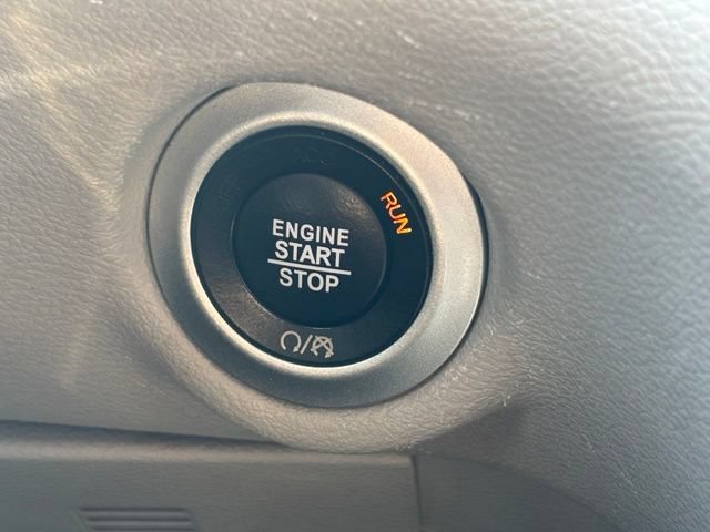Used 2021 Chrysler Pacifica Touring-L FWD image 12