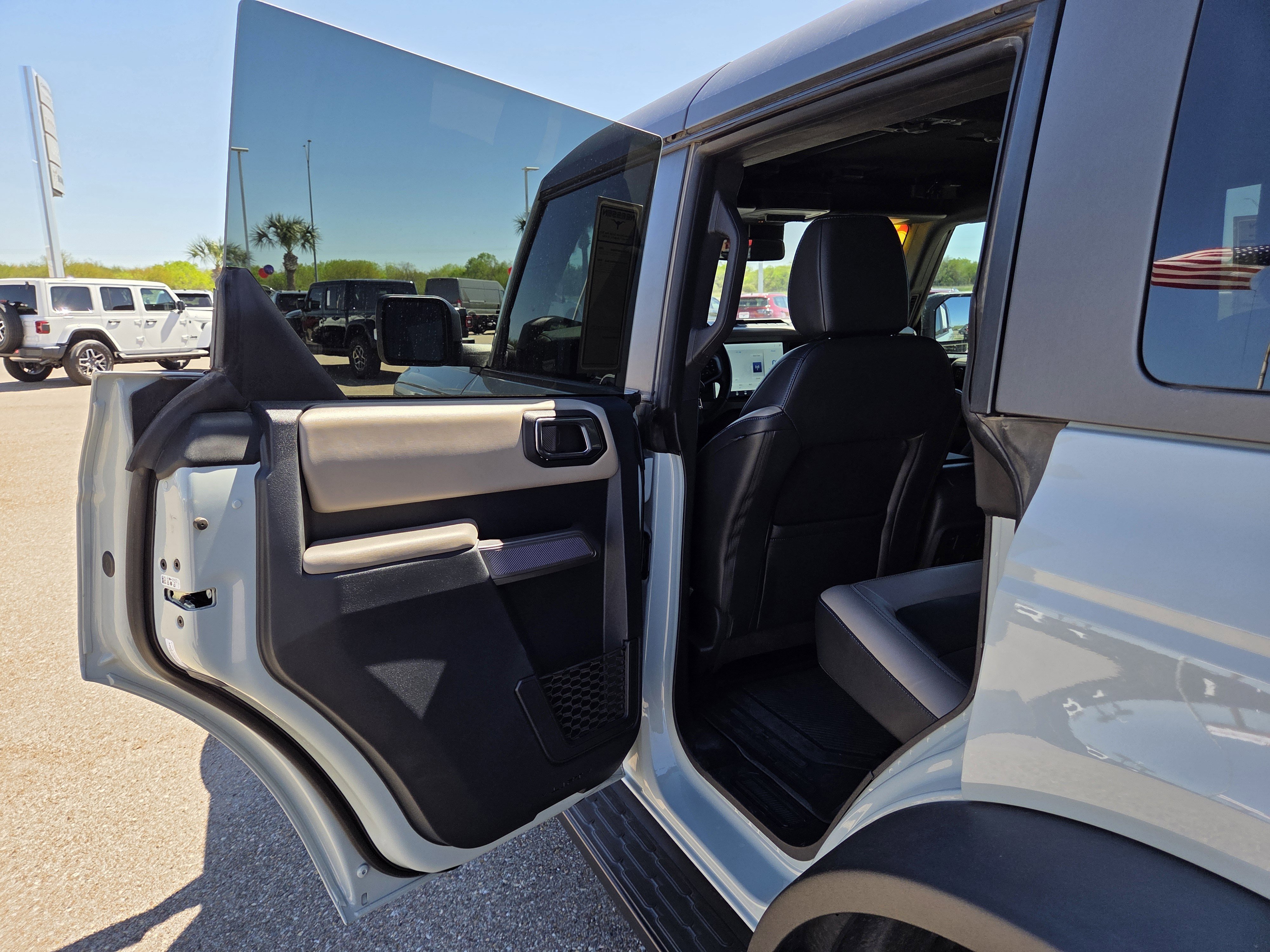 Used 2023 Ford Bronco Wildtrak image 14