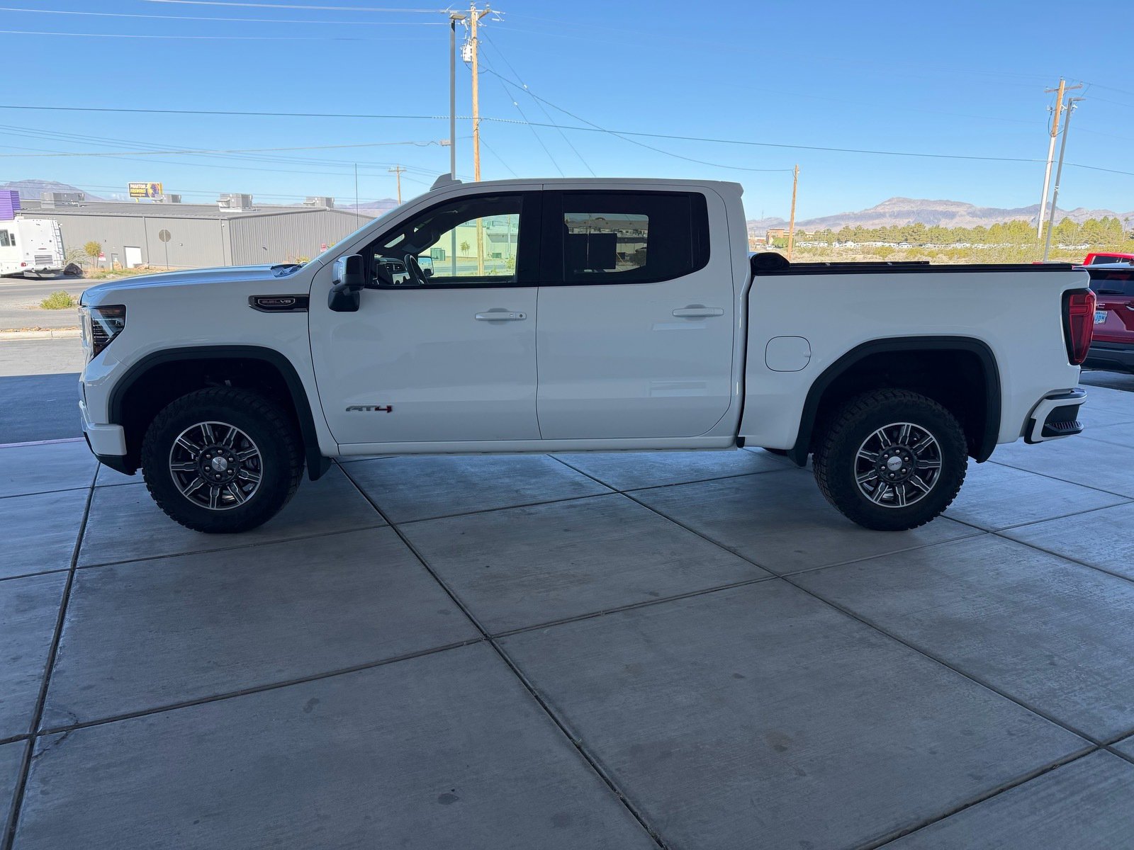 Used 2025 GMC Sierra 1500 AT4 image 6
