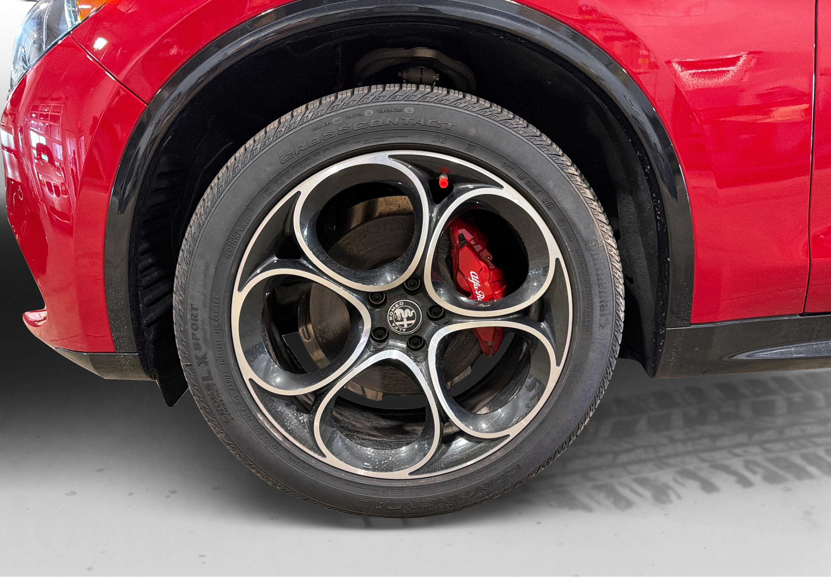 Used 2025 Alfa Romeo Stelvio Sprint w/ Veloce Package image 50