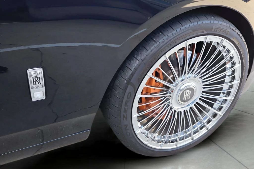 Used 2024 Rolls-Royce Phantom Sedan w/ The Phantom Package RWD image 19