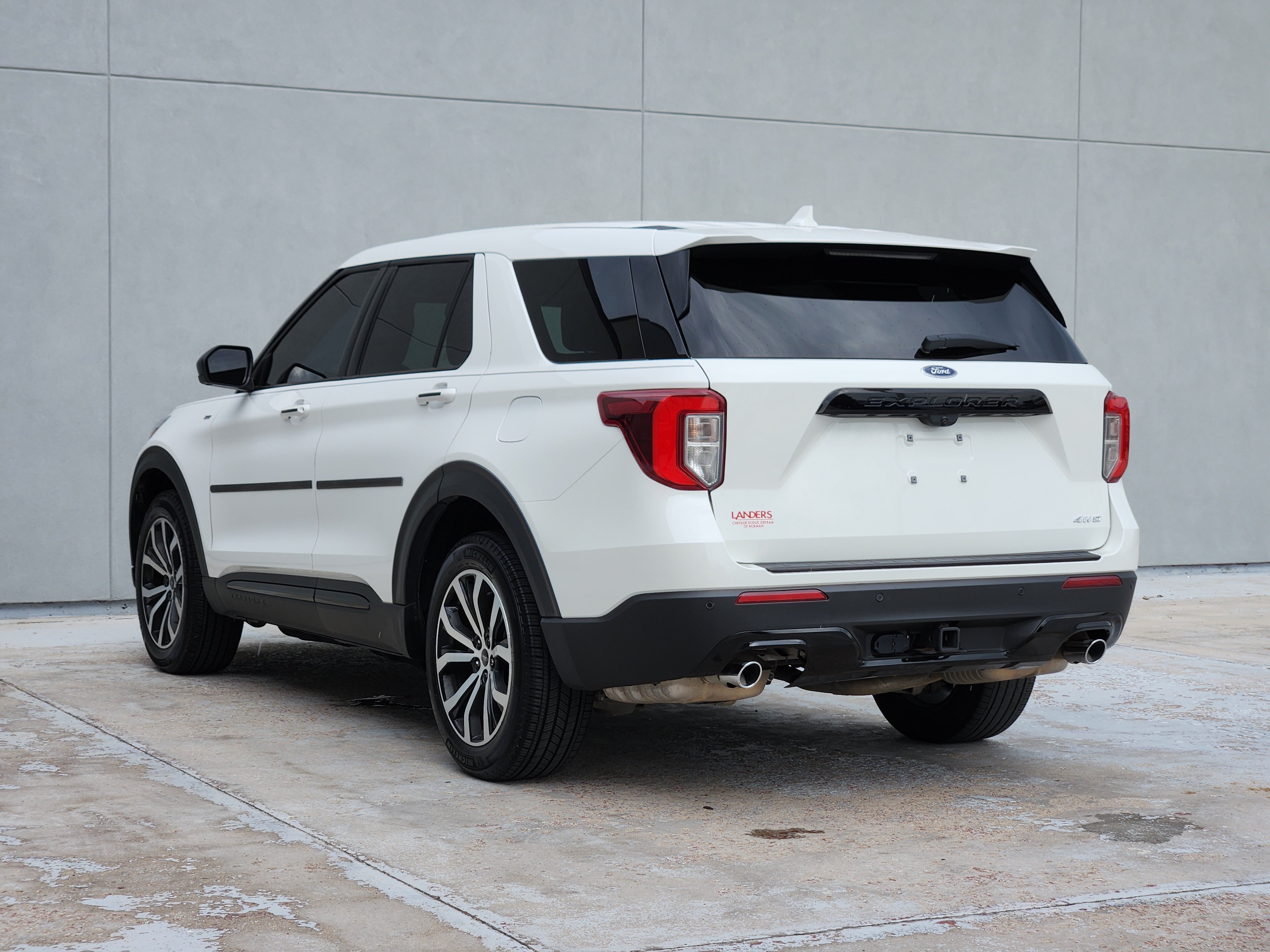 Used 2022 Ford Explorer ST-Line w/ Class IV Trailer Tow Package AWD/4WD image 6