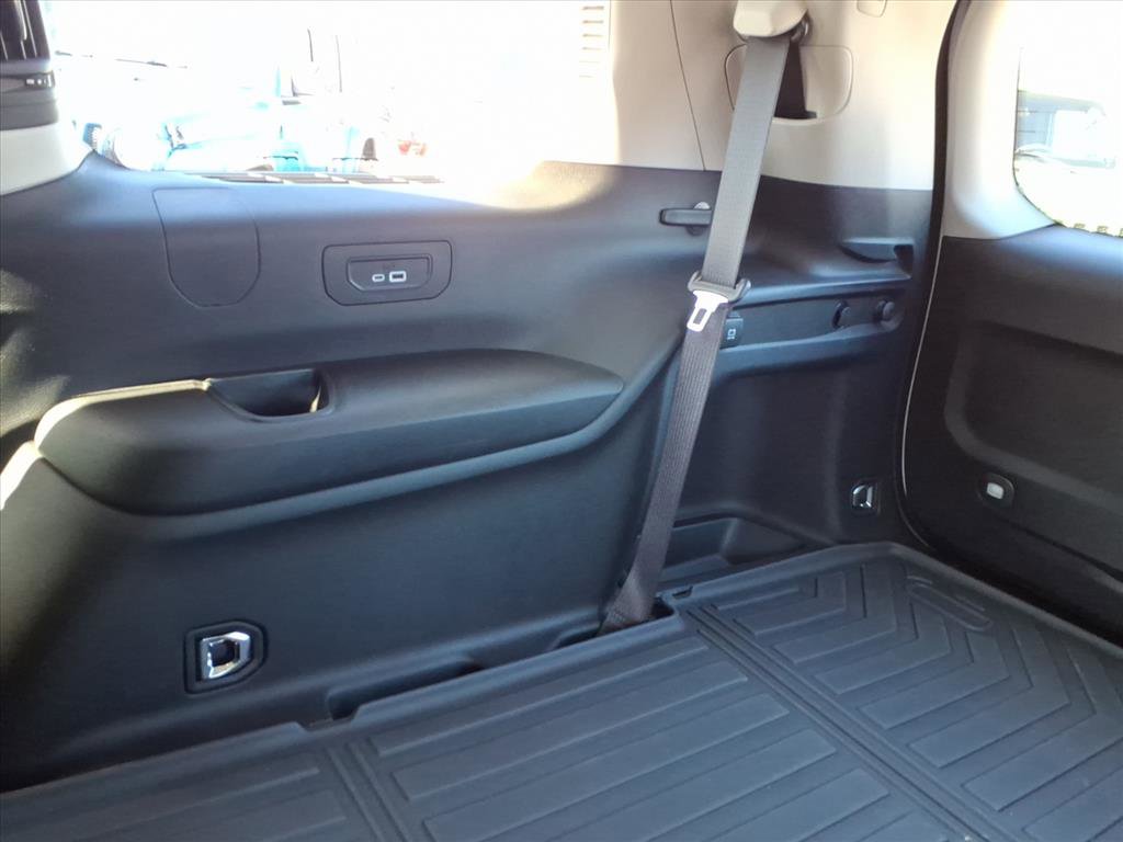 Used 2022 Jeep Grand Cherokee L Limited w/ Trailer Tow Group (B) image 34