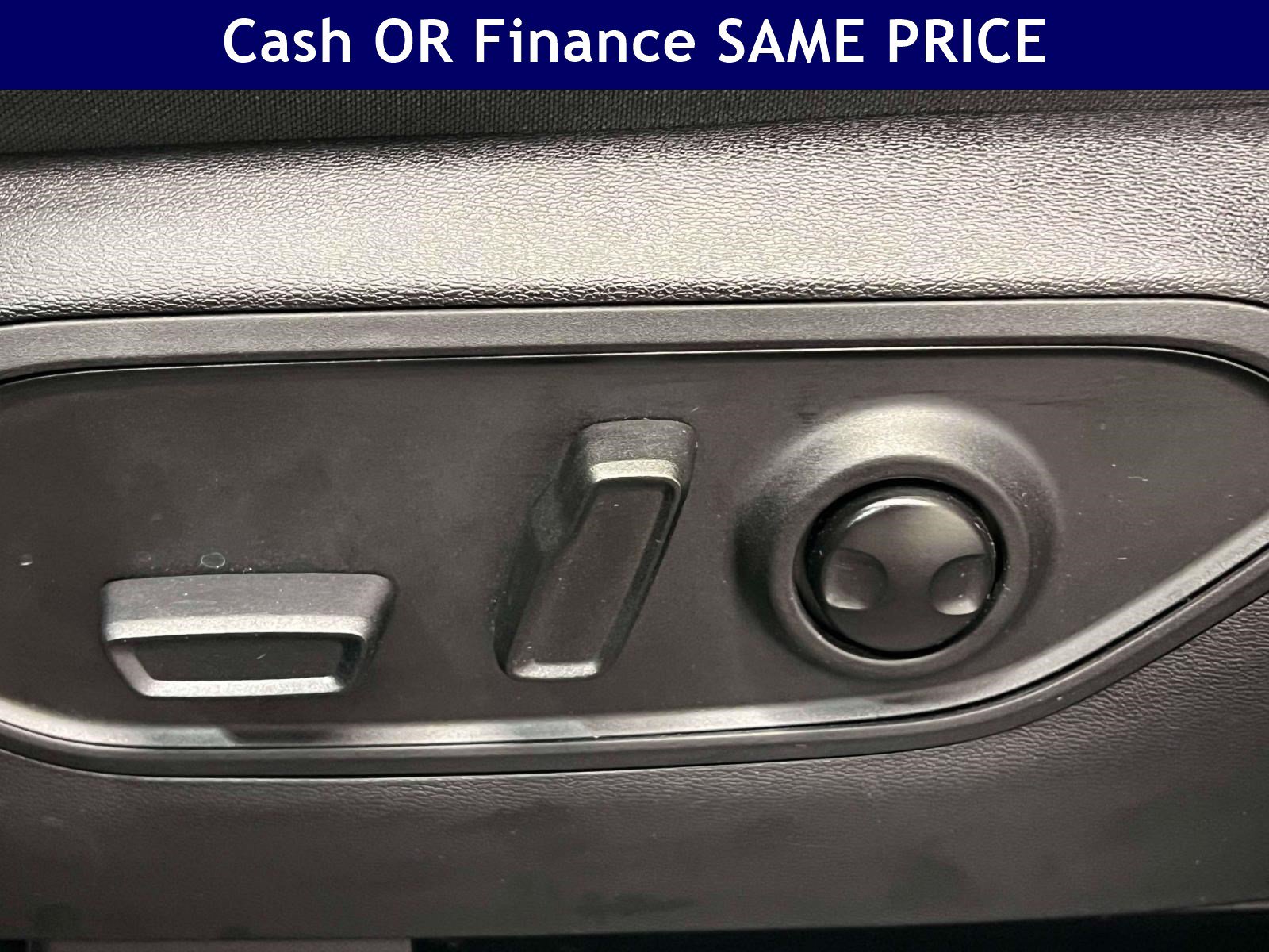 Used 2026 Jeep Cherokee Laredo AWD/4WD image 19
