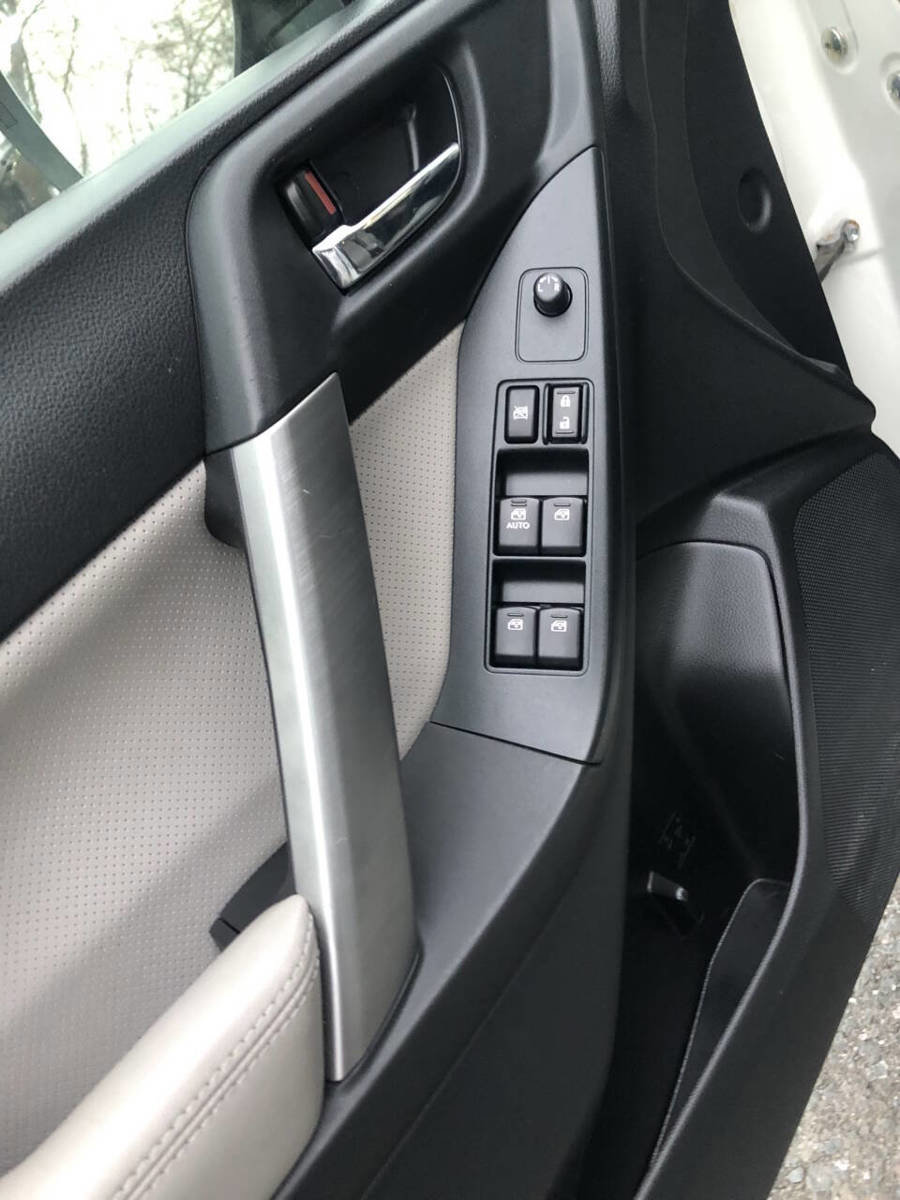 Used 2015 Subaru Forester 2.5i Limited image 16