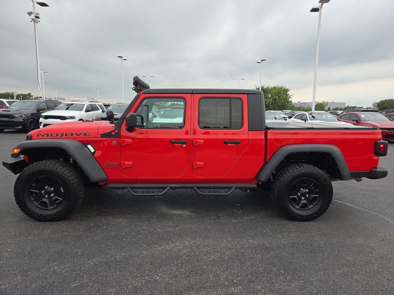 Used 2023 Jeep Gladiator Mojave AWD/4WD image 4