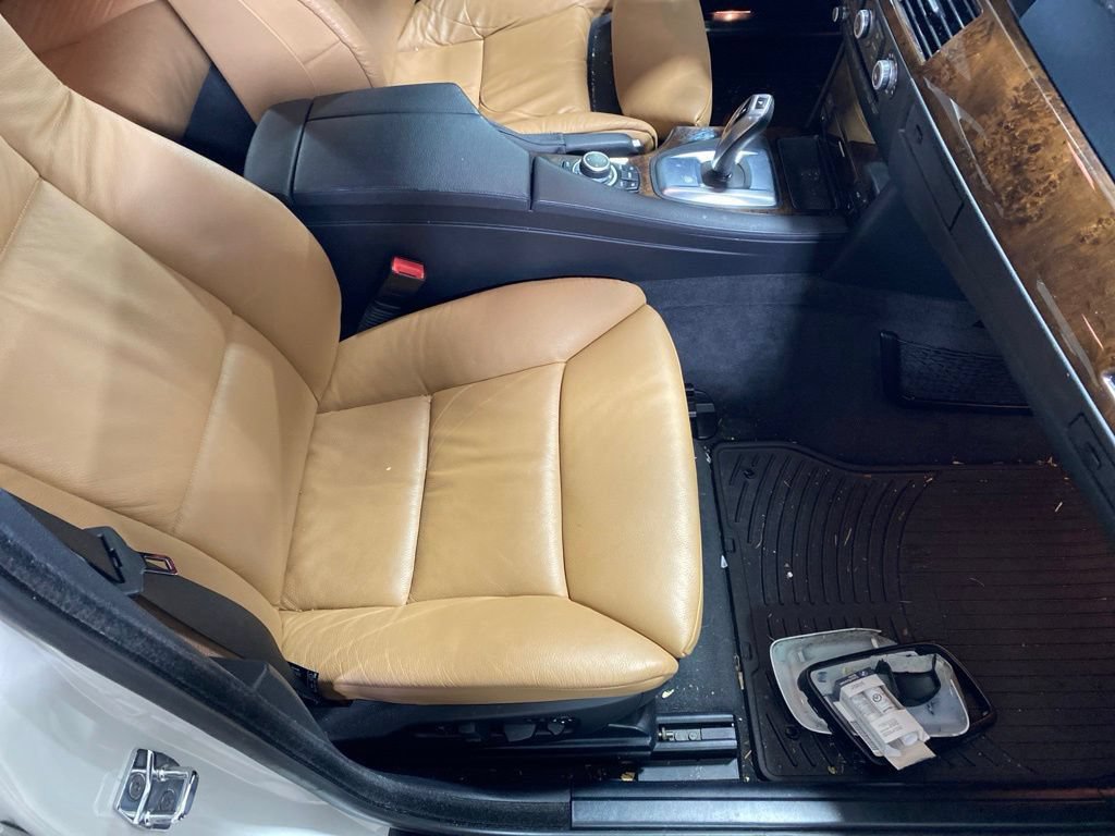 Used 2010 BMW 528i Sedan RWD image 11