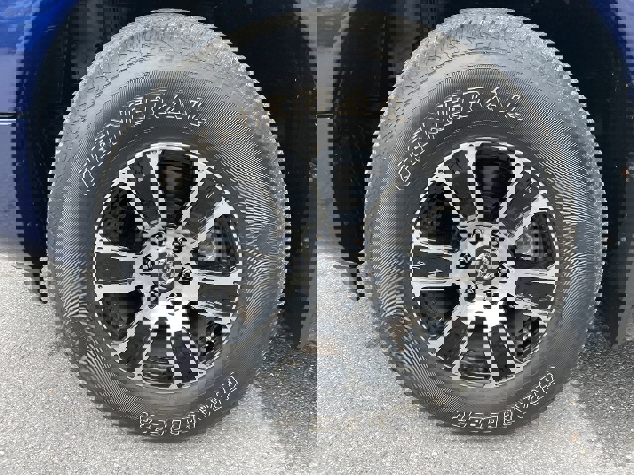 Used 2021 Nissan Titan SV w/ SV Convenience Package image 26