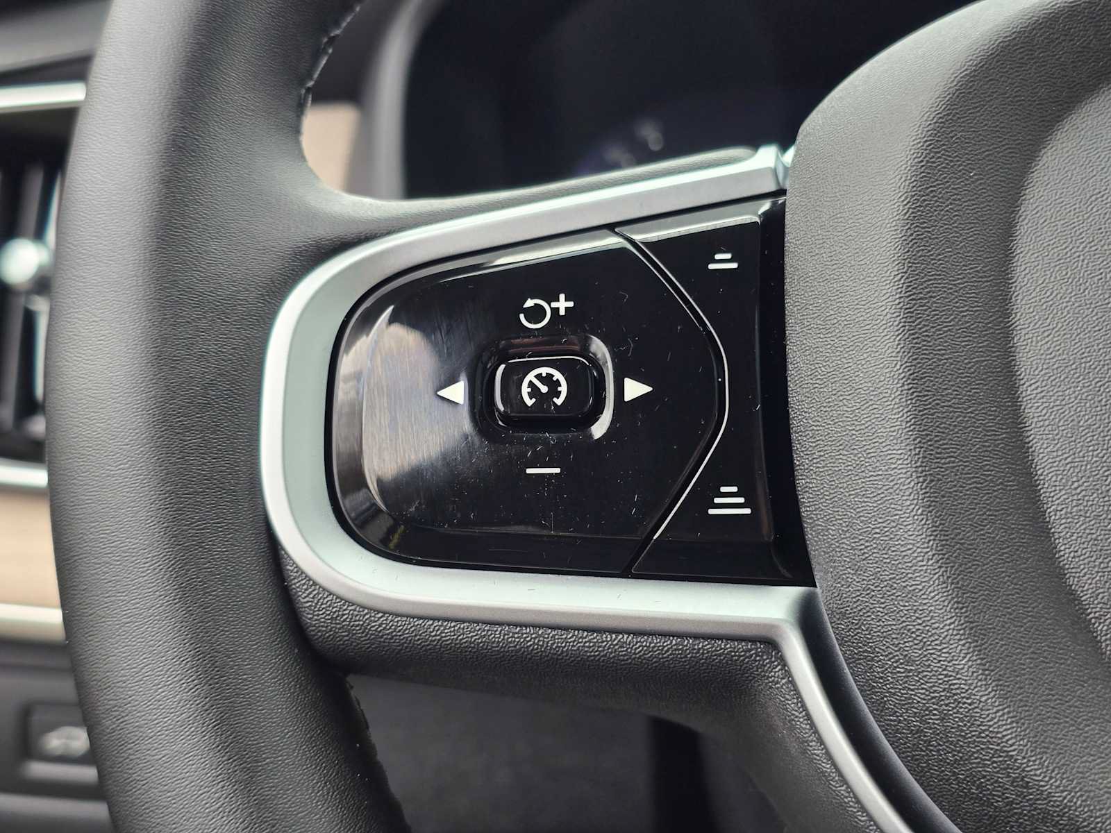 New 2026 Volvo XC90 B6 Core AWD/4WD image 33
