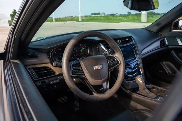Used 2019 Cadillac CTS V w/ Luxury Package RWD image 12
