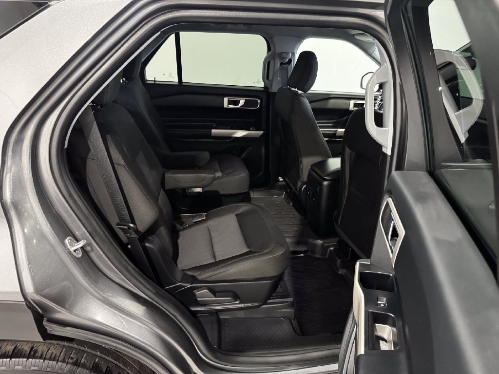 Used 2023 Ford Explorer XLT w/ Class IV Trailer Tow Package AWD/4WD image 23