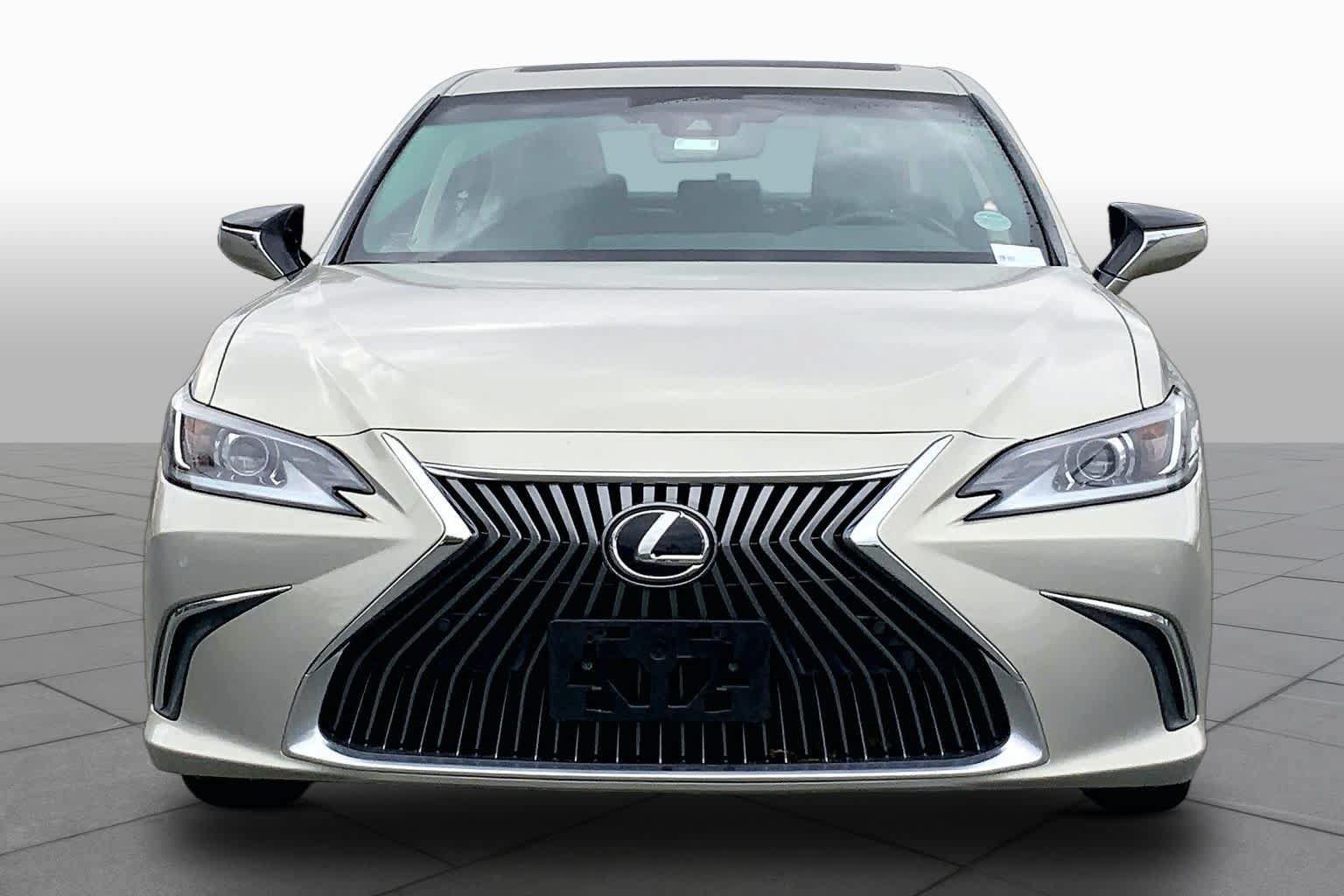 Certified 2021 Lexus ES 350 w/ Premium Package FWD image 4