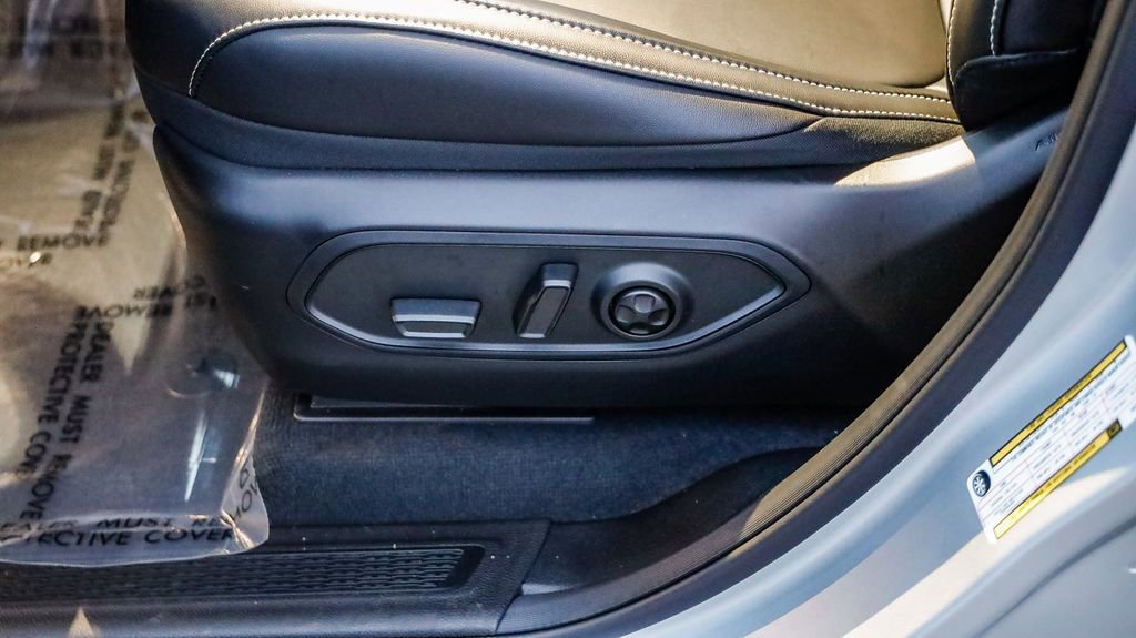 New 2025 Jeep Grand Cherokee L Limited w/ Black Appearance Package image 23