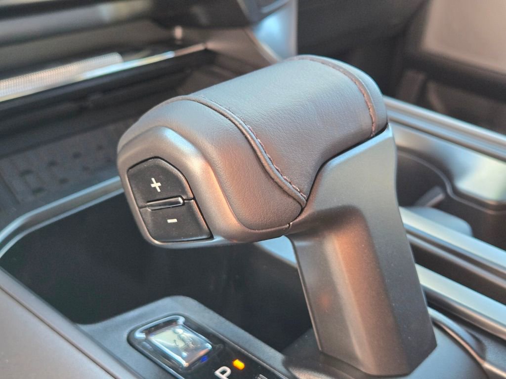 New 2026 Ford F150 Lariat w/ Equipment Group 502A High image 18