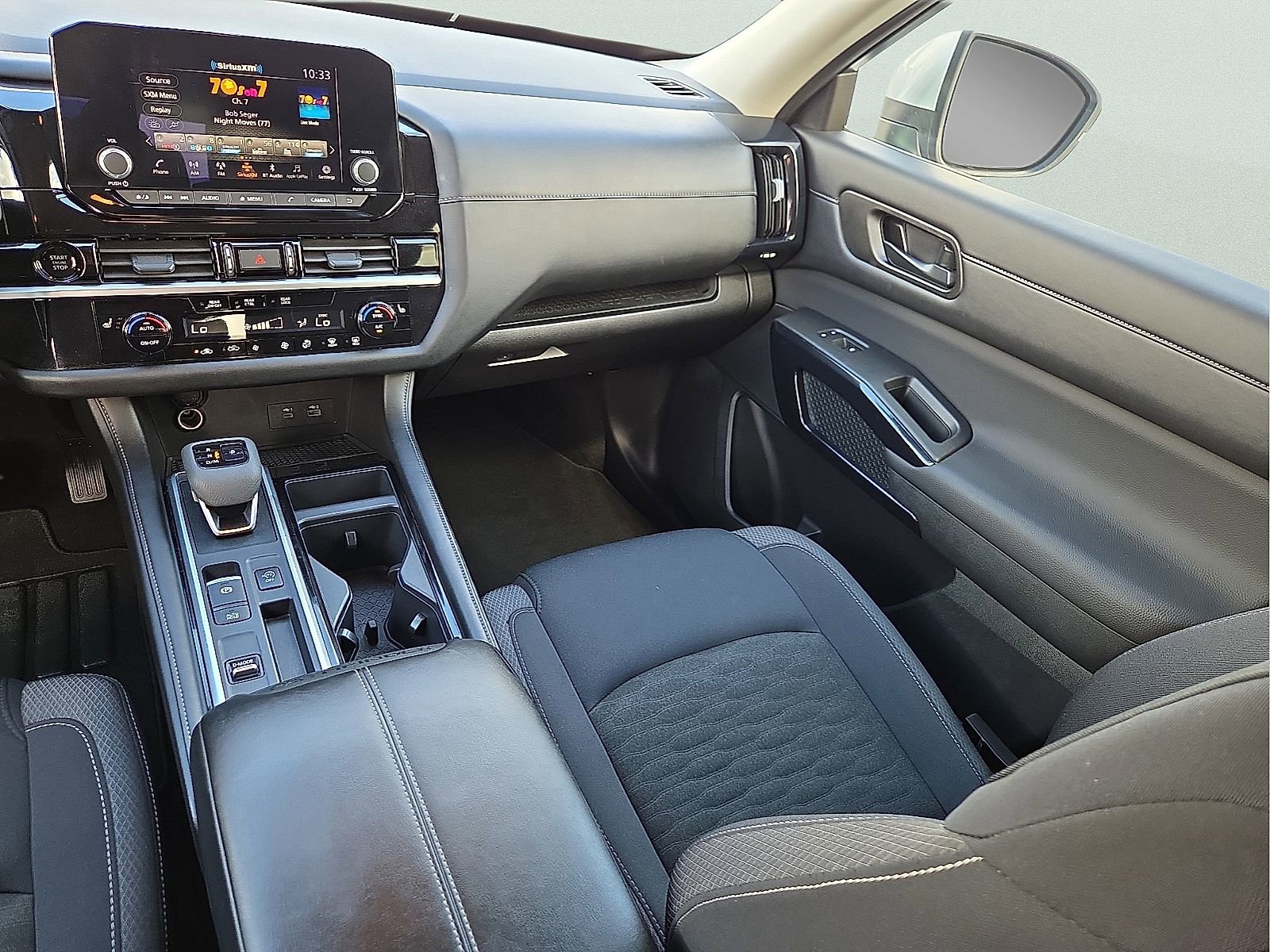 Used 2025 Nissan Pathfinder SV FWD image 13