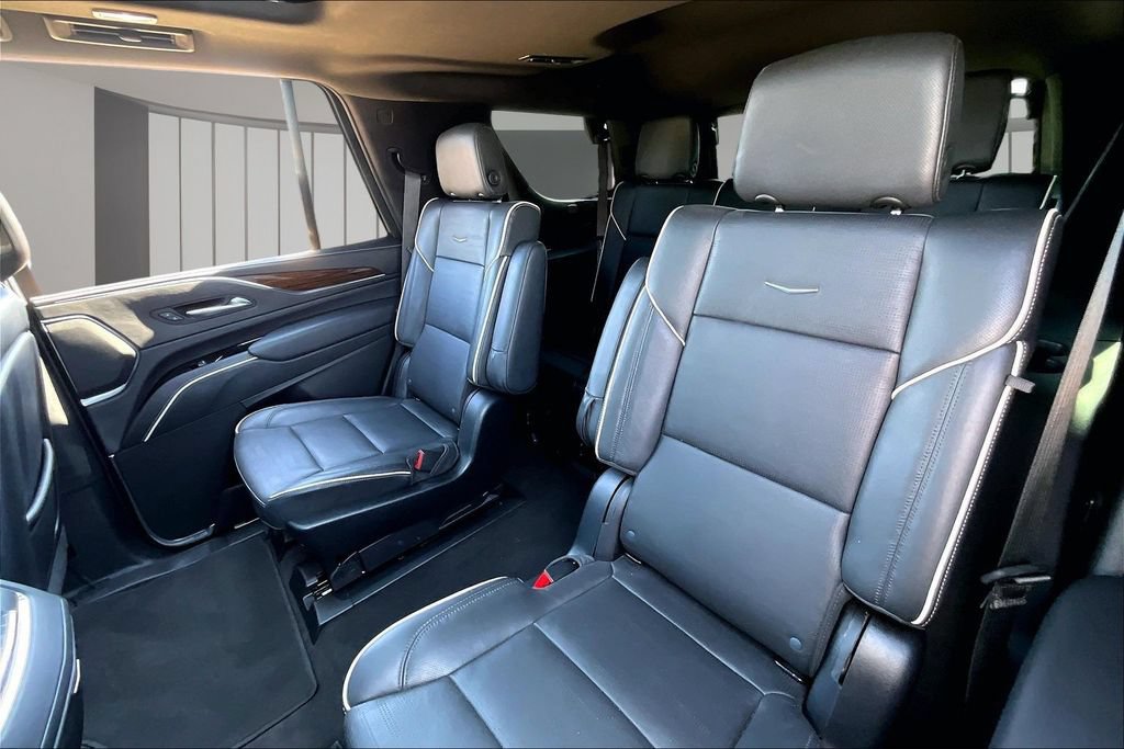 Used 2022 Cadillac Escalade Premium Luxury w/ Performance Package AWD/4WD image 28