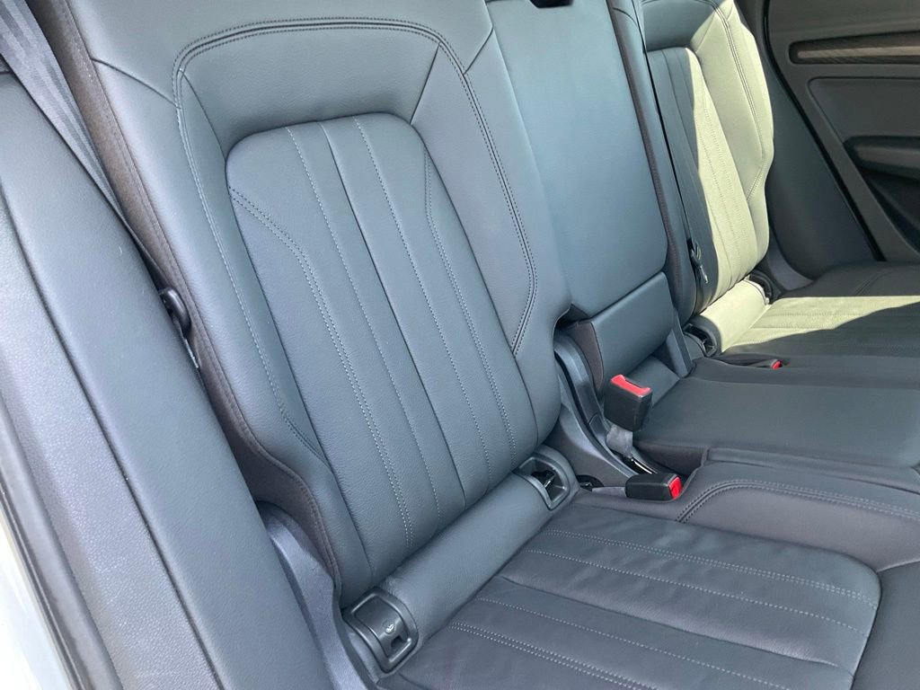 Used 2020 Audi Q5 e Premium w/ Convenience Package image 52