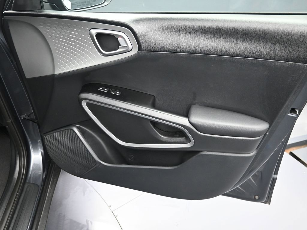 Certified 2025 Kia Soul LX w/ LX Technology Package image 33