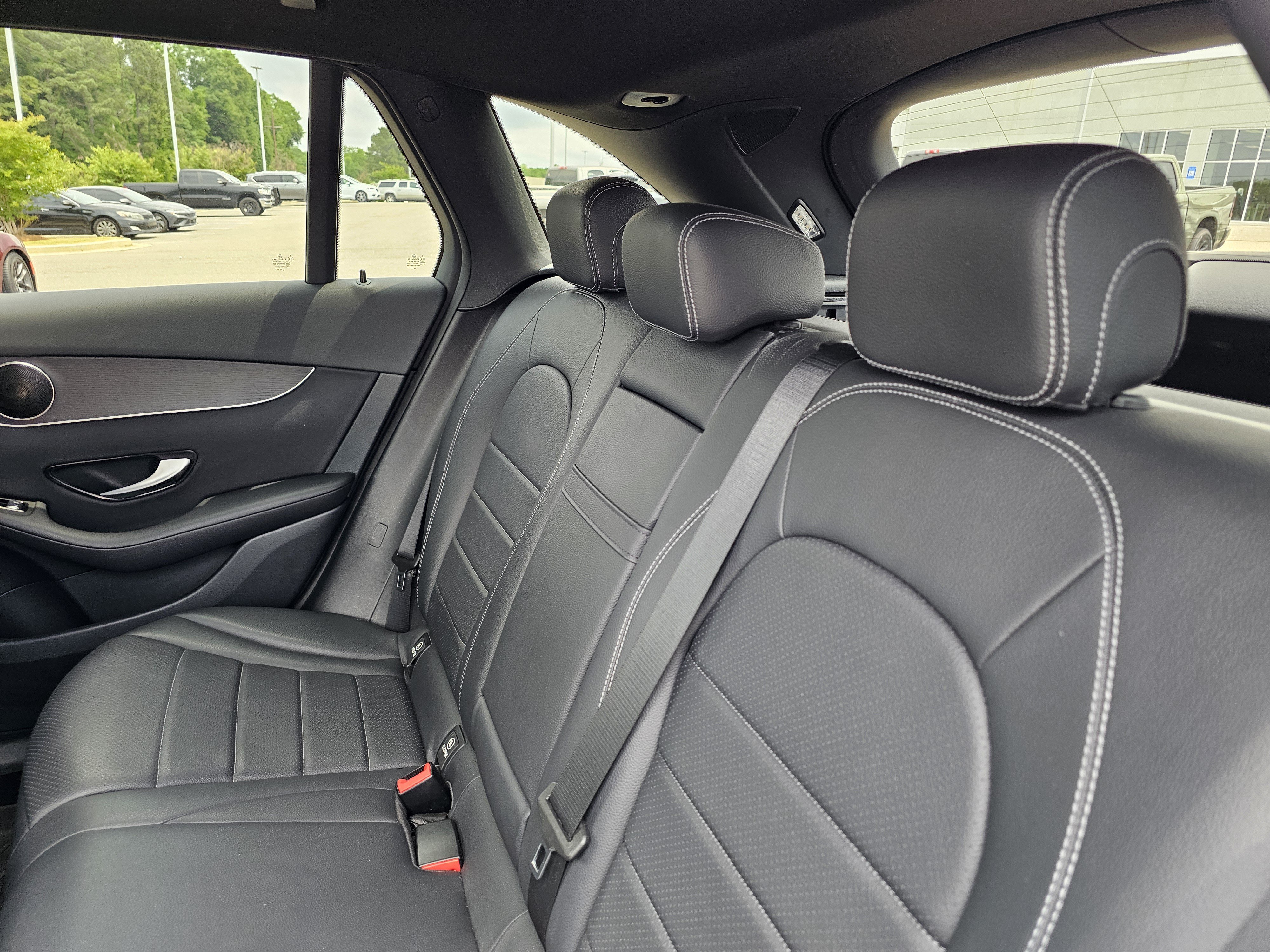 Used 2021 Mercedes-Benz GLC 300 4MATIC image 34