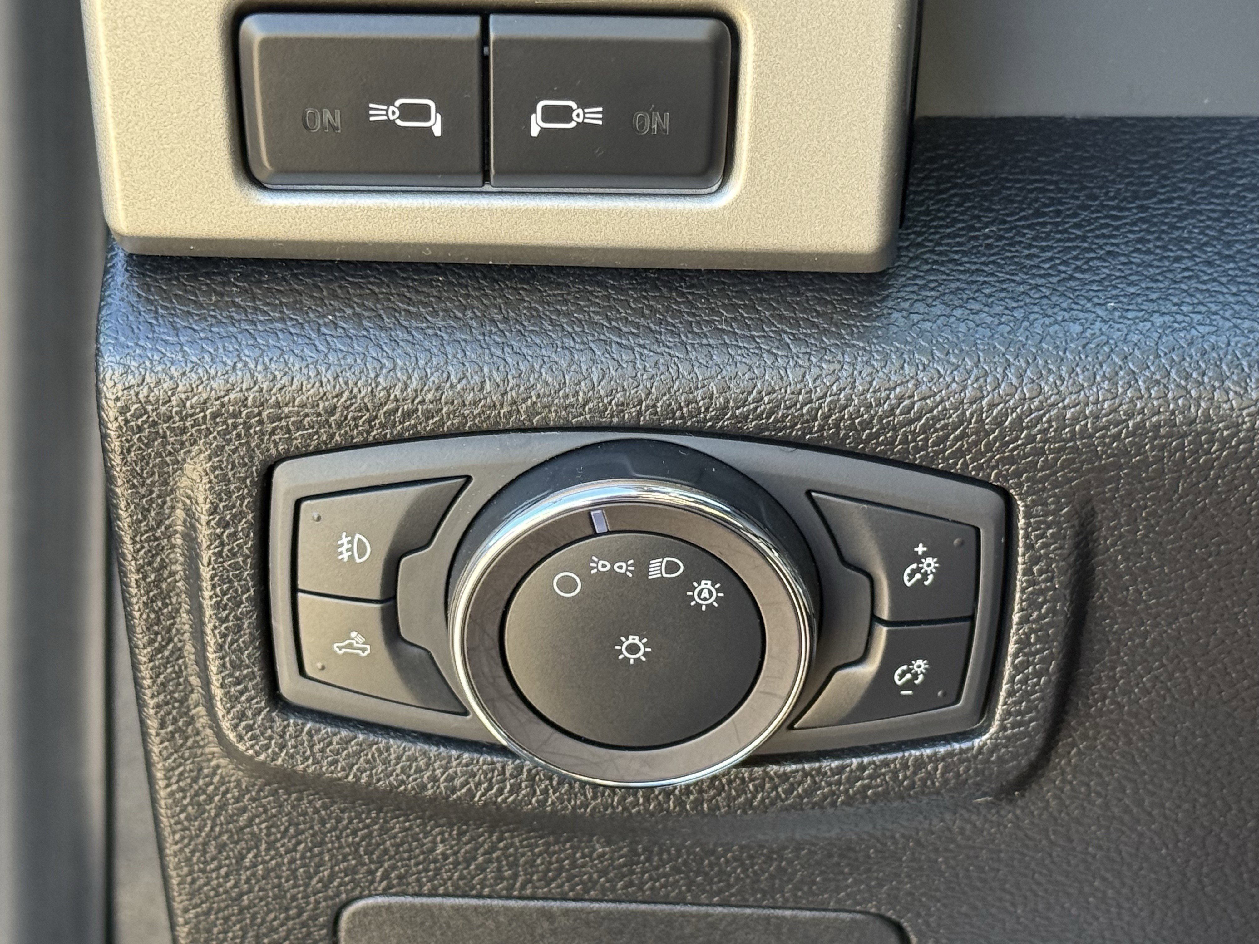 Used 2019 Ford F150 Lariat image 26