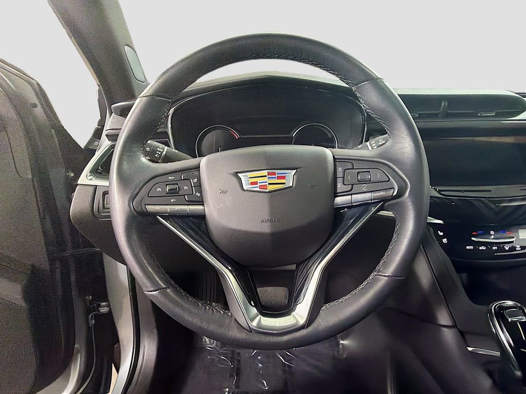 Used 2024 Cadillac XT6 Premium Luxury image 11