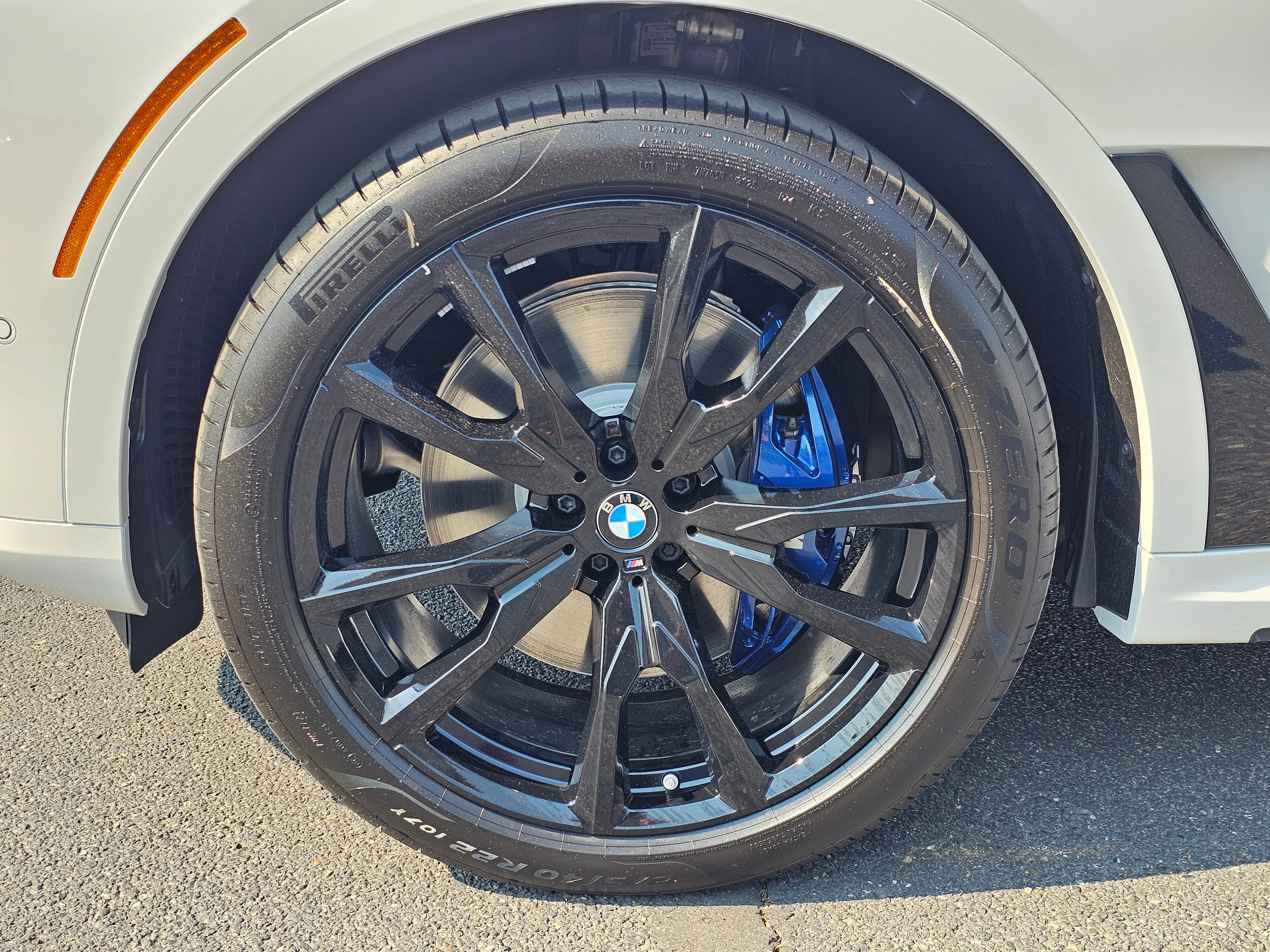 New 2026 BMW X7 M60i image 8