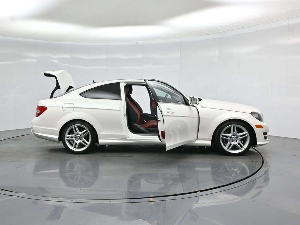 Used 2013 Mercedes-Benz C 250 Coupe image 3