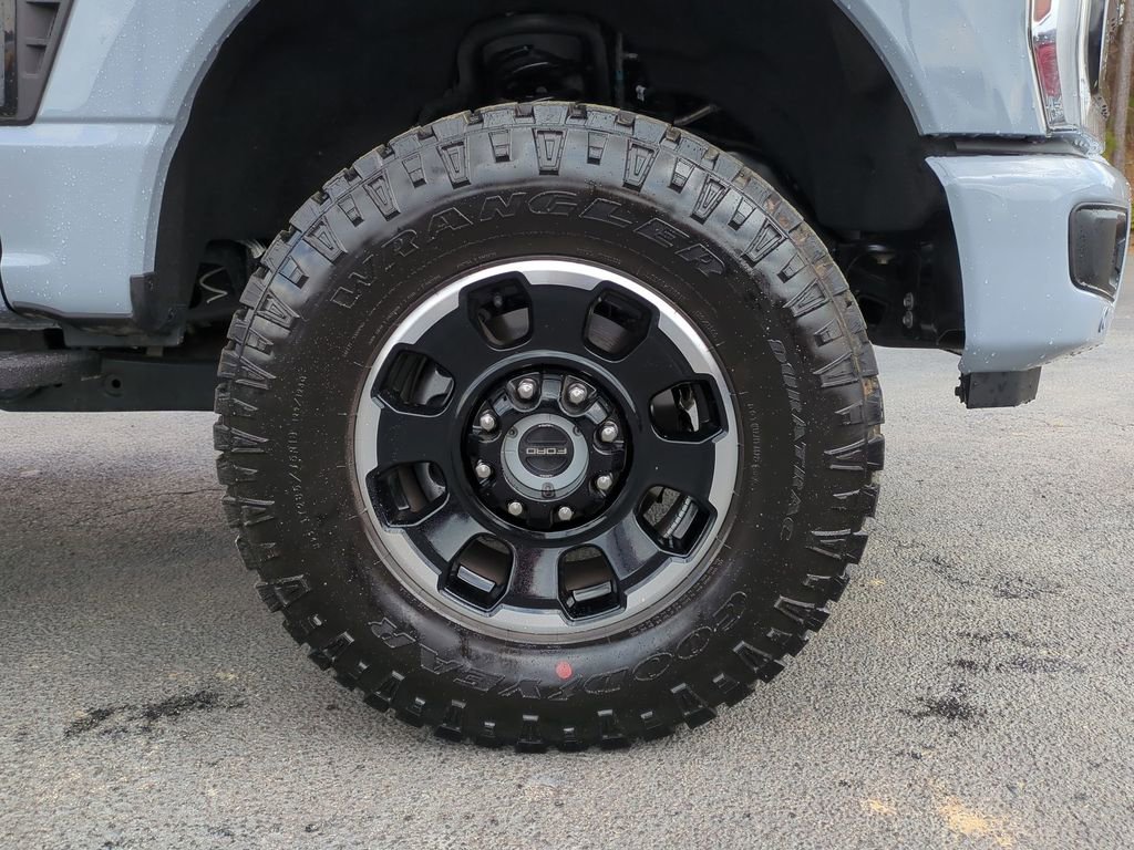 Used 2026 Ford F250 Platinum w/ Tremor Off-Road Package image 14