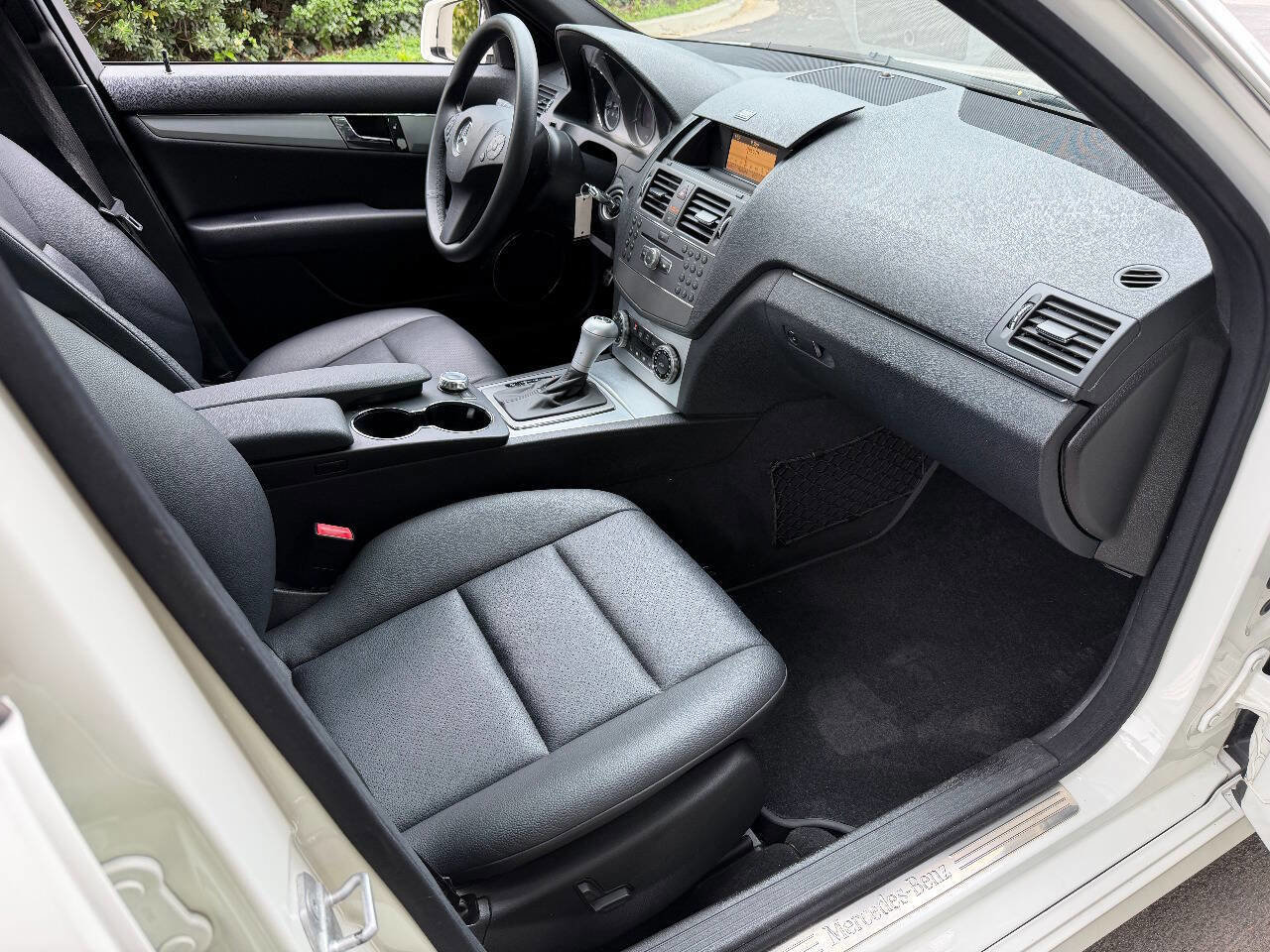 Used 2010 Mercedes-Benz C 300 Sedan image 24