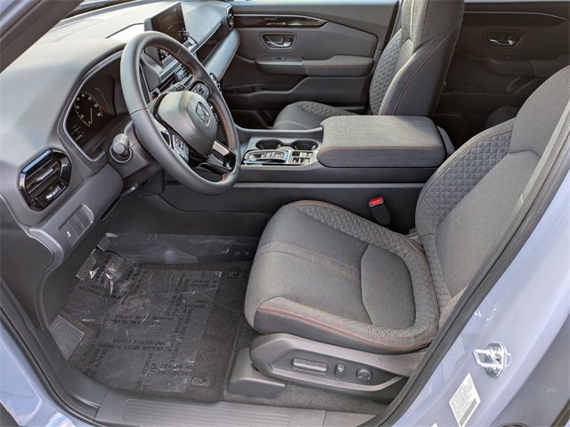 New 2025 Honda Pilot Sport image 10