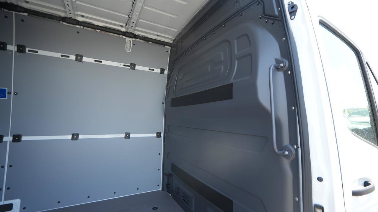 New 2026 Mercedes-Benz Sprinter 2500 image 9